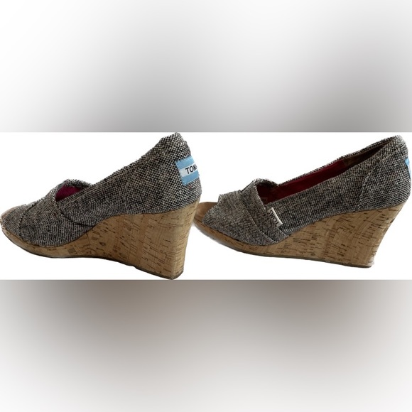 TOMS - Picture 3 of 7